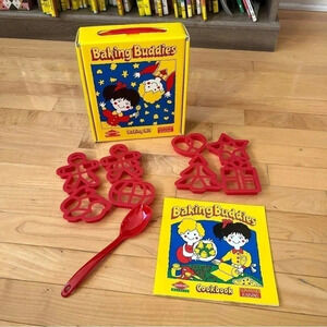 1994 SUNMAID RAISINS & DIAMOND WALNUTS BAKING BUDDIES BAKING KIT Cookie Cutters